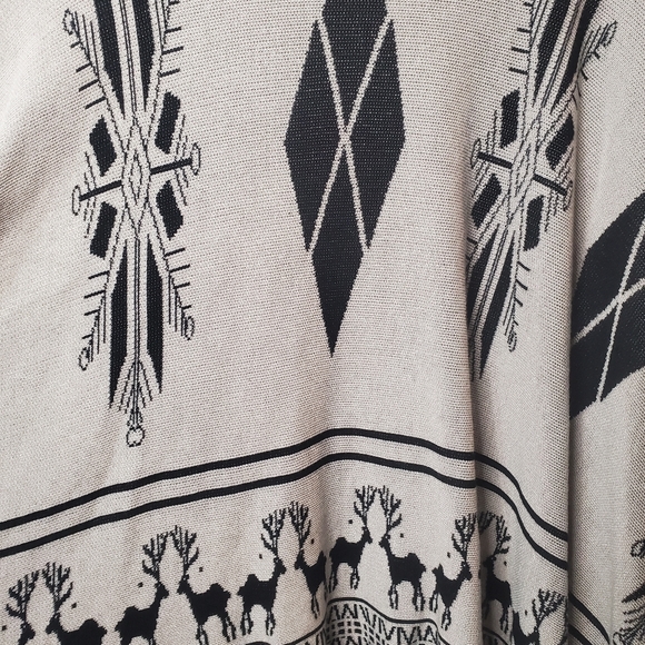 Cardigan w/ pattern - Picture 3 of 3